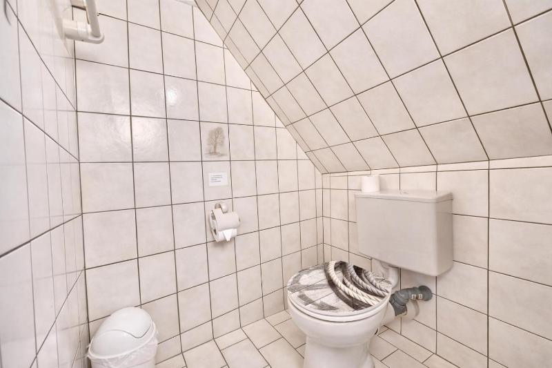 Ferienwohnung-Seebaer-mit-Flair-und-Balkon-im-schoenen-Ort-Werdum - image 12