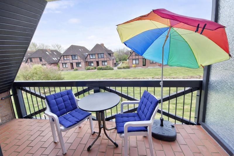 Ferienwohnung-Seebaer-mit-Flair-und-Balkon-im-schoenen-Ort-Werdum - image 7