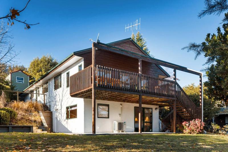 Central Comfort in Wanaka - image 34