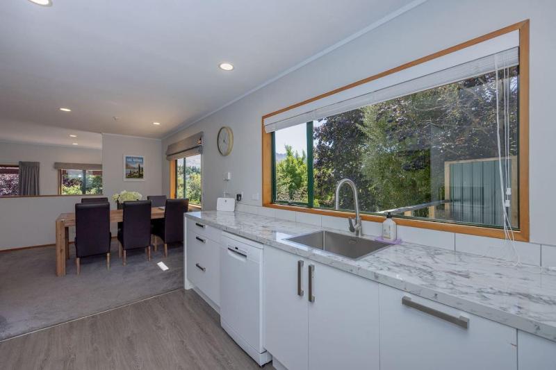 Central Comfort in Wanaka - image 47