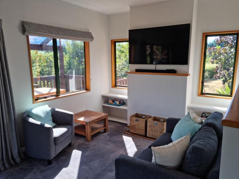 Central Comfort in Wanaka - image 42