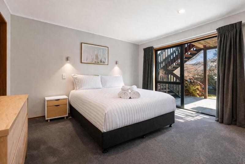 Central Comfort in Wanaka - image 46