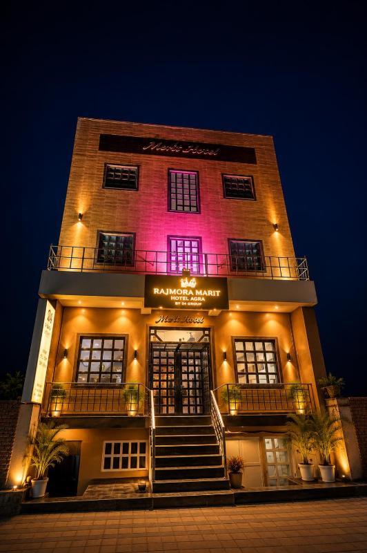 Rajmora Marit Hotel - image 1