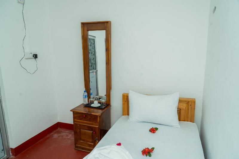Nilaveli Beach Bungalow - image 40