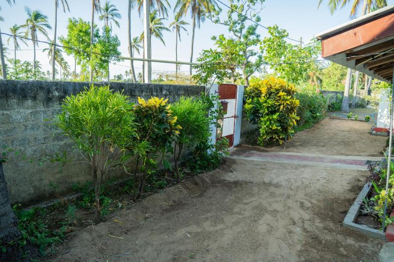 Nilaveli Beach Bungalow - image 3
