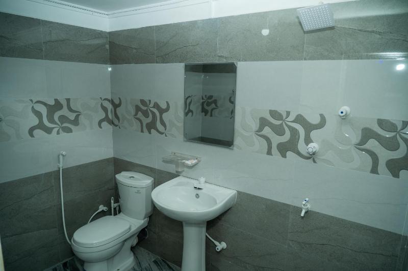 Nilaveli Beach Bungalow - image 12