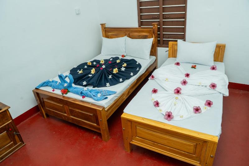 Nilaveli Beach Bungalow - image 10