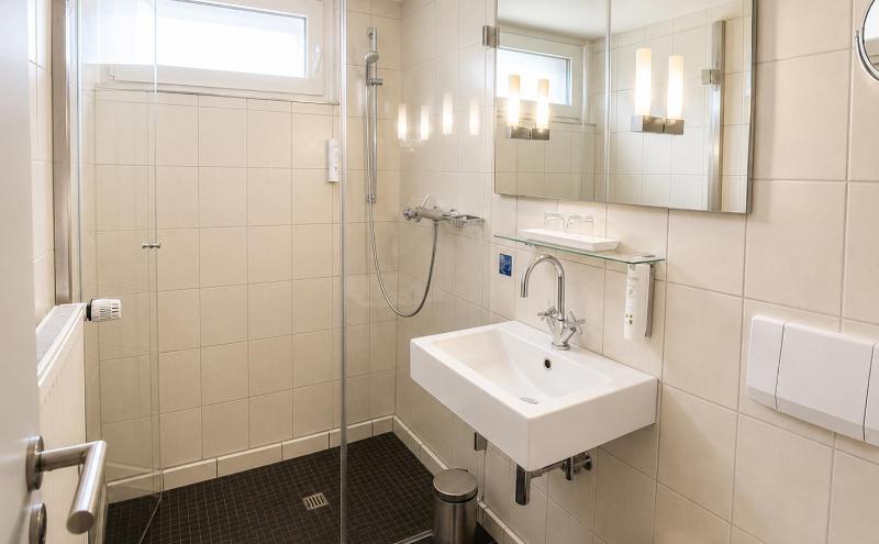 DORMERO Hotel Essen - image 11