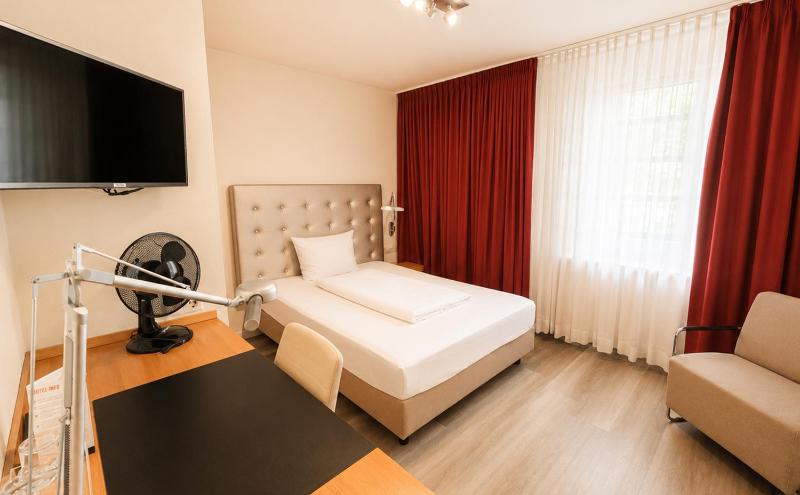 DORMERO Hotel Essen - image 2