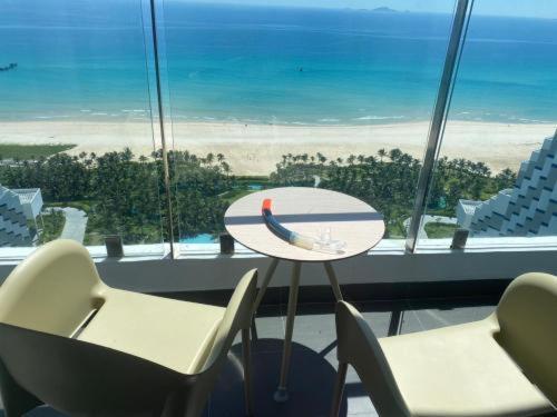 Cam Ranh Beach Resort - 5 Mins to Airport - image 19