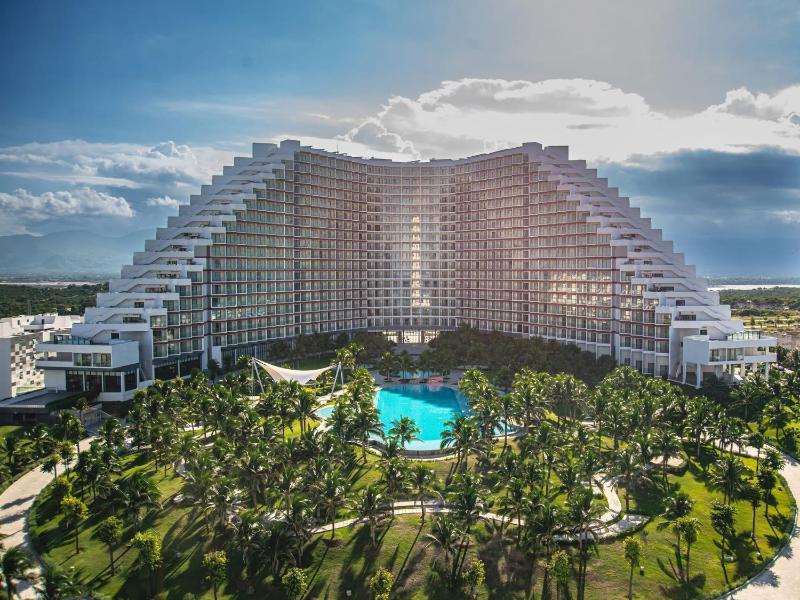 Cam Ranh Beach Resort - 5 Mins to Airport - image 21