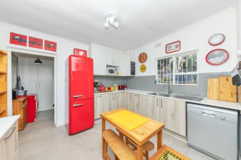 Modern and Stylish 2 BD House in Claremont - image 15