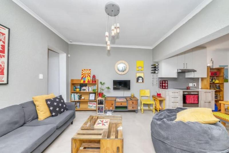 Modern and Stylish 2 BD House in Claremont - image 3