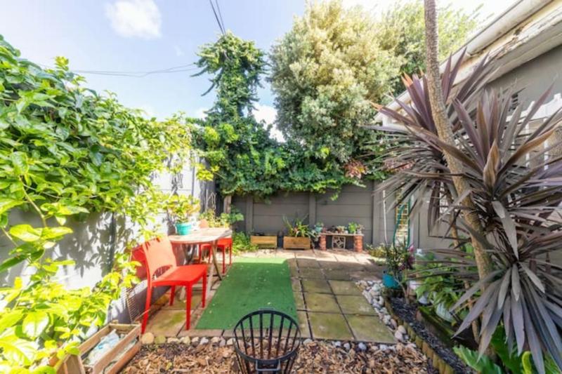 Modern and Stylish 2 BD House in Claremont - image 8