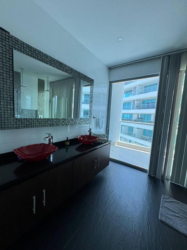 Luxury Oceanfront Penthouse in Cartagena with Private Pool - image 2