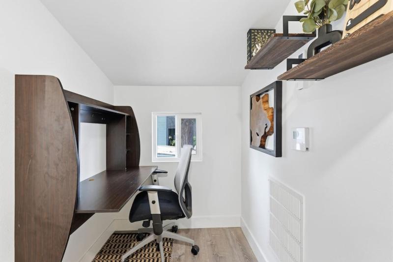 New Modern Home in SE Portland - image 27
