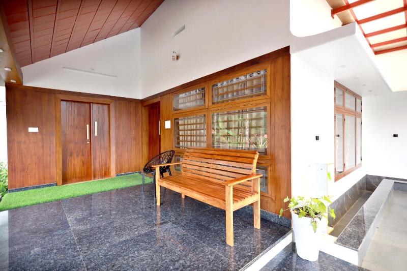 MT'S Villa - image 19