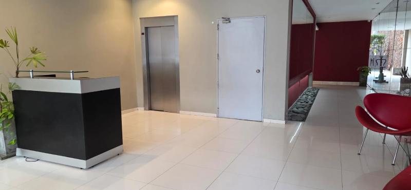 Moderno departamento de 2 dormitorios con piscina - image 16