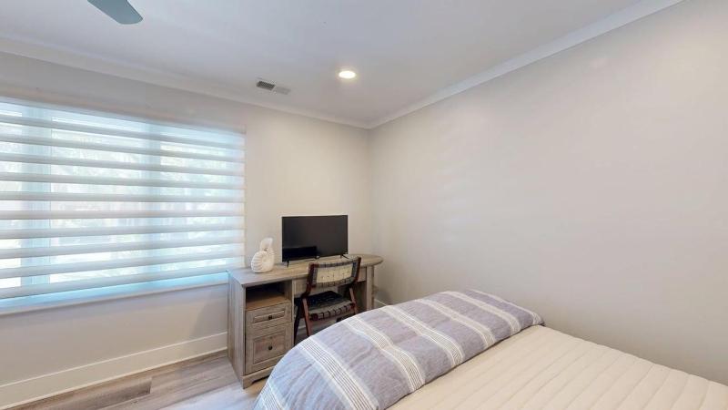 15 Rum Row - image 9
