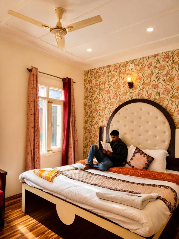Shesh Bagh Kashmiri Villa near Mughal Gardens and Dal Lake - image 6