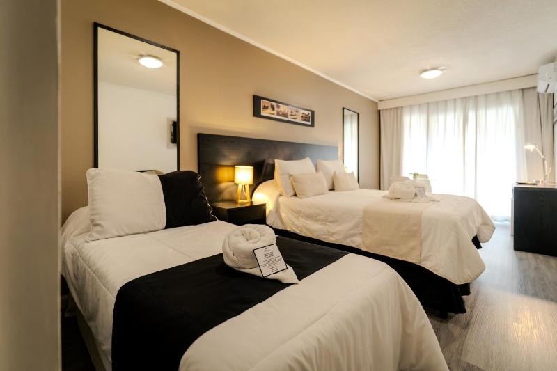 Pocitos Plaza Hotel - image 13