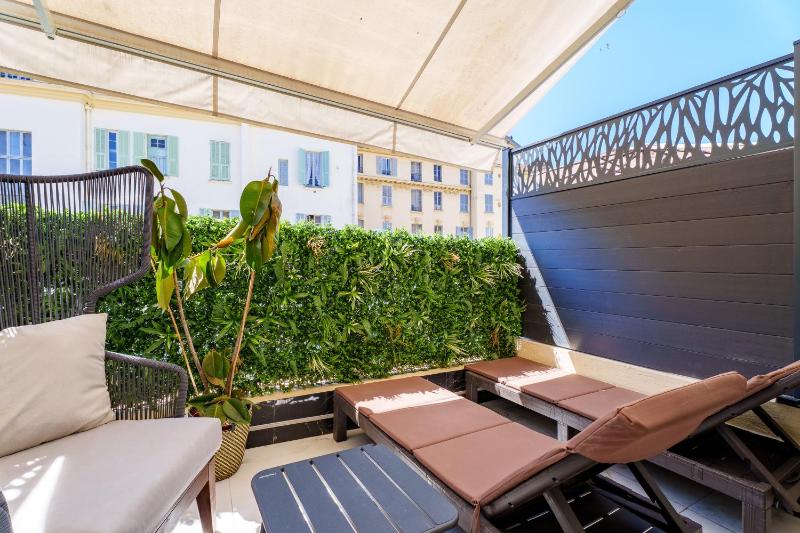 Nice Renting - 2FRANCE - Luxury & Comfort Suite by the Sea & Terrace - image 10
