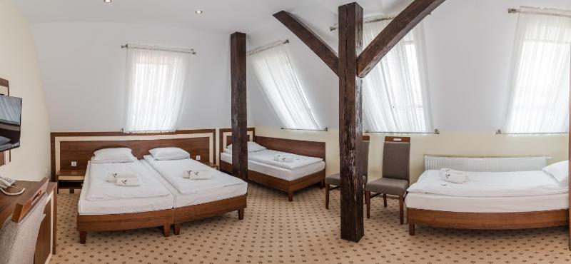 Luxury Quadruple Room image 4