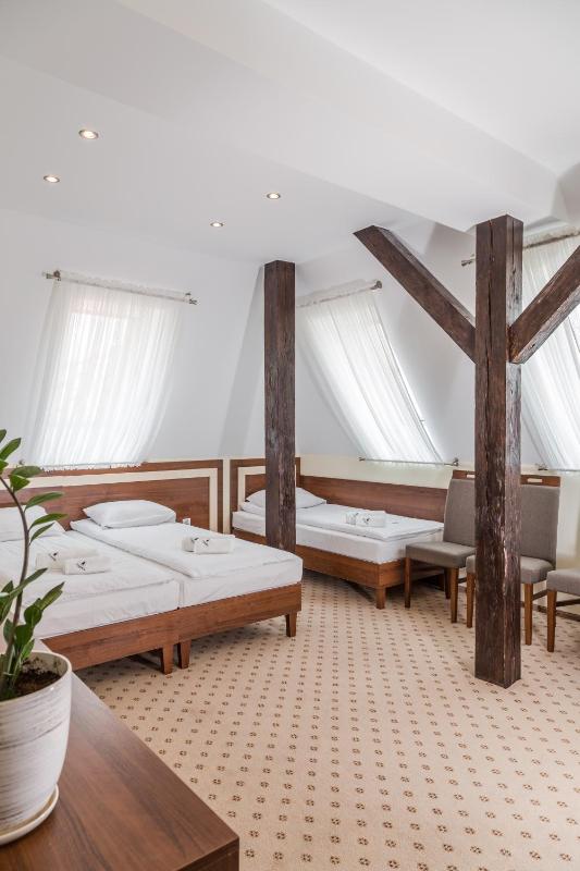Luxury Quadruple Room image 3