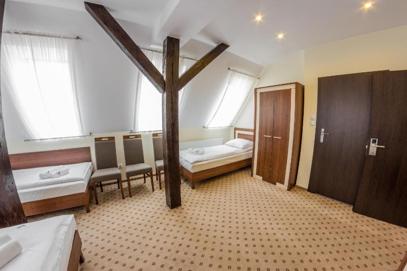 Luxury Quadruple Room image 2