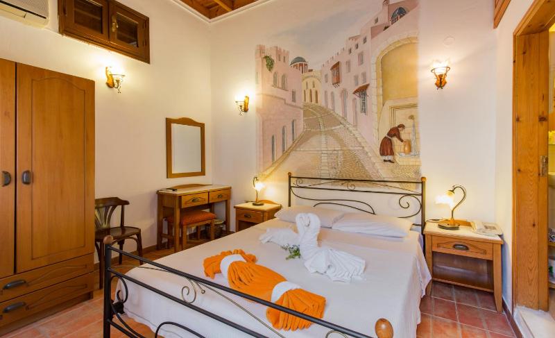Standard Double Room with Balcony image 2