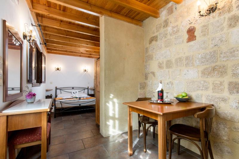 Studio with Balcony (2 Adults) image 3