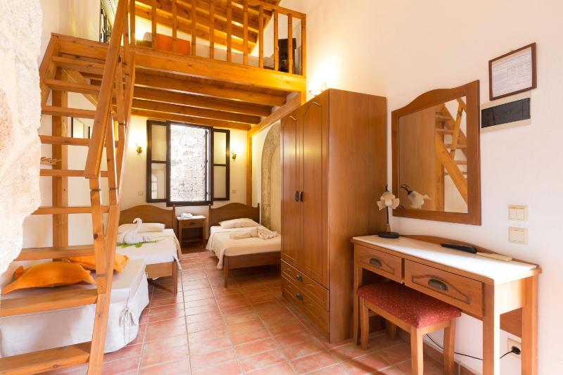 Family Room with Balcony - Split Level image 2