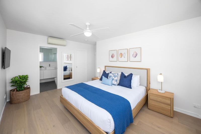 Beachside 3-bed apartment with Ocean Views - image 4