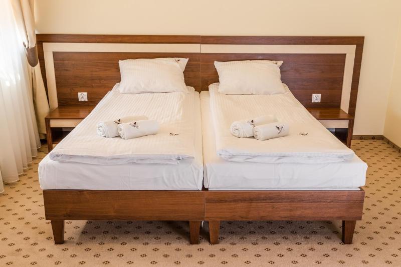 Luxury Triple Room image 4
