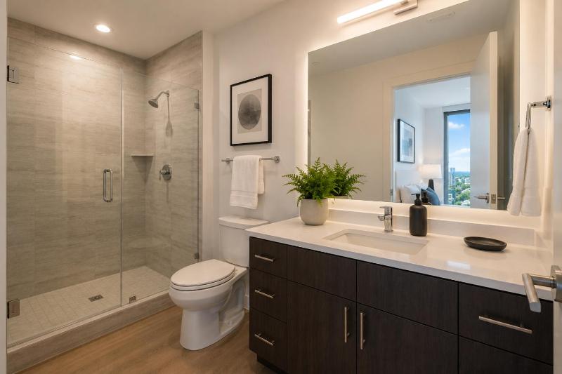 Seventh Street Luxe Retreat 1bd 1Bath Pool - image 8