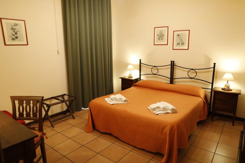 Double or Twin Room with Balcony image 2