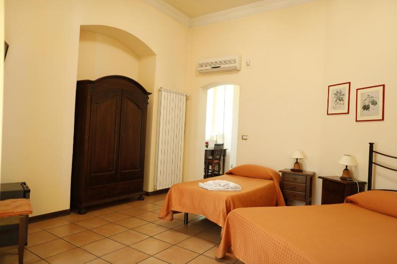 Quadruple Room with Balcony image 3