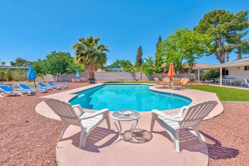 Villa Twice Happy Sleeps 30 Pool Games - image 1