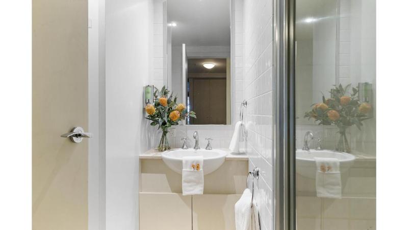 1-bedroom Unit in Classic Melbourne CBD Building! - image 9