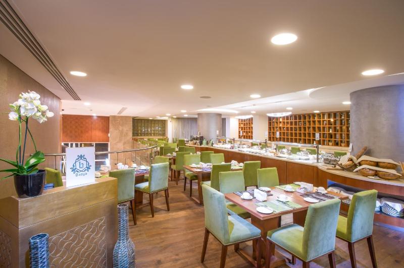 The Avenue Hotel - image 7