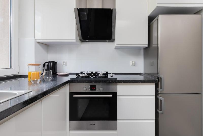 Comfortable Apartment Near the Beach in Sopot by Noclegi Renters - image 17