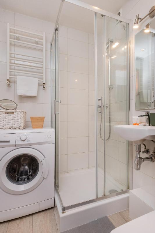 Comfortable Apartment Near the Beach in Sopot by Noclegi Renters - image 5