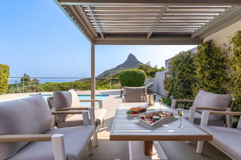 Nura Townhouse Camps Bay with Private Pool & Views - image 15