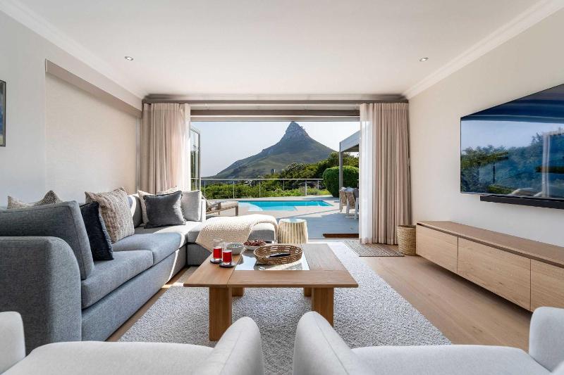 Nura Townhouse Camps Bay with Private Pool & Views - image 12