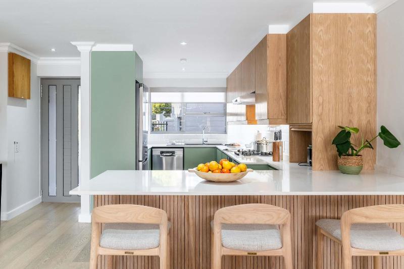 Nura Townhouse Camps Bay with Private Pool & Views - image 2