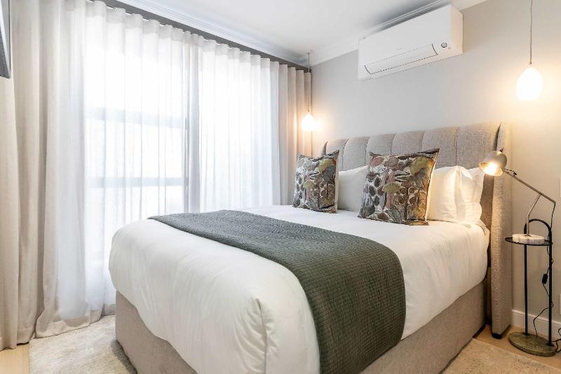 Nura Townhouse Camps Bay with Private Pool & Views - image 4