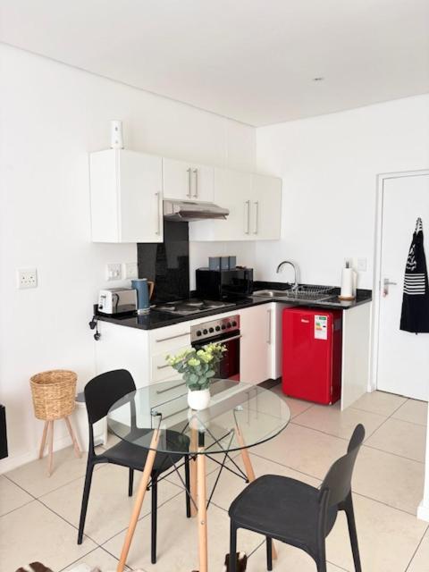 City Junction Studio Apartment - Windhoek CBD - image 8