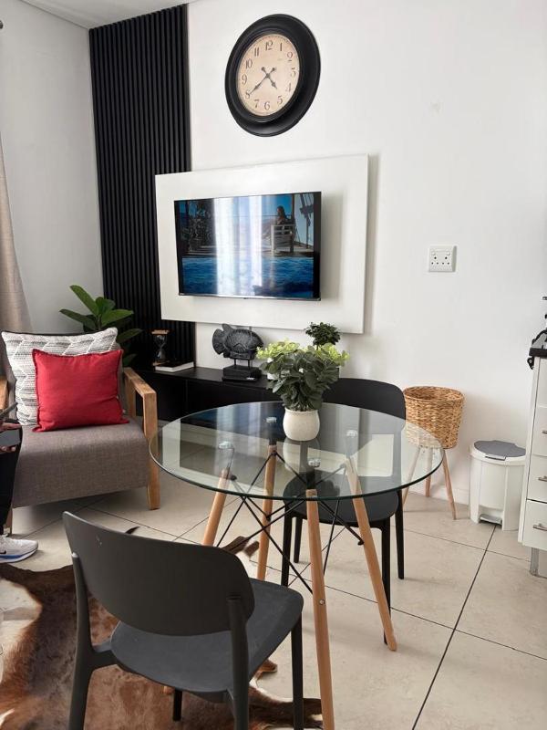 City Junction Studio Apartment - Windhoek CBD - image 10