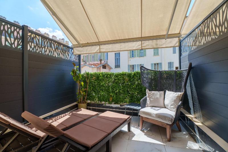 Nice Renting - 3FRANCE - Luxury & Comfort Suite by the Sea & Terrace - image 9