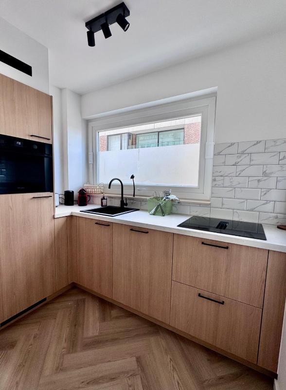 Sun Valley: Central Seaside Apartment - image 5